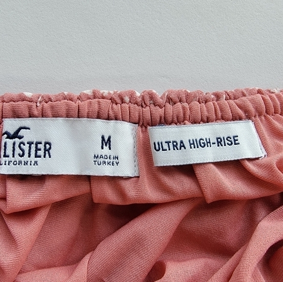 Hollister Ultra Highrise Pleated Skirt Size Medium EUC - Picture 2 of 8